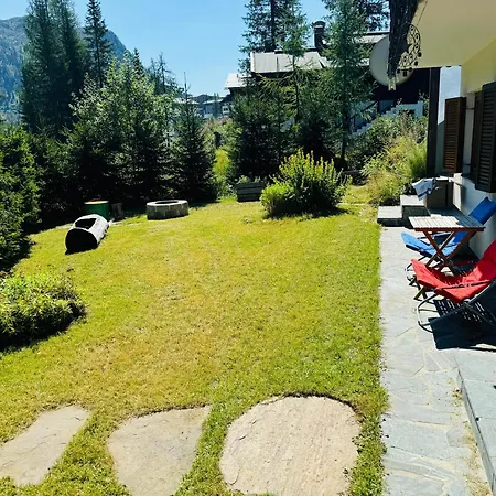 In & Out At Heinrich *