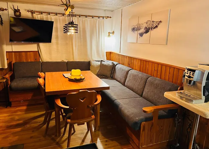 In & Out At Heinrich Apartament