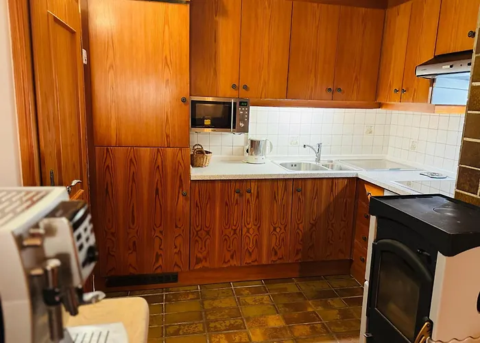 In & Out At Heinrich 公寓